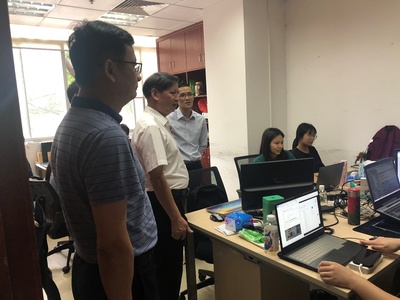 访企拓岗促就业 产教融合共育人--学校党委书记黄仕初带队赴企业调研